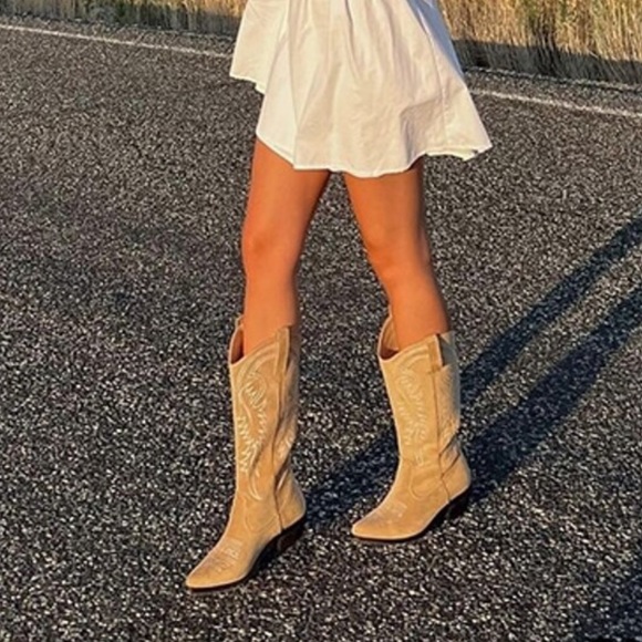 NWT Tan cowgirl boots - Picture 2 of 7